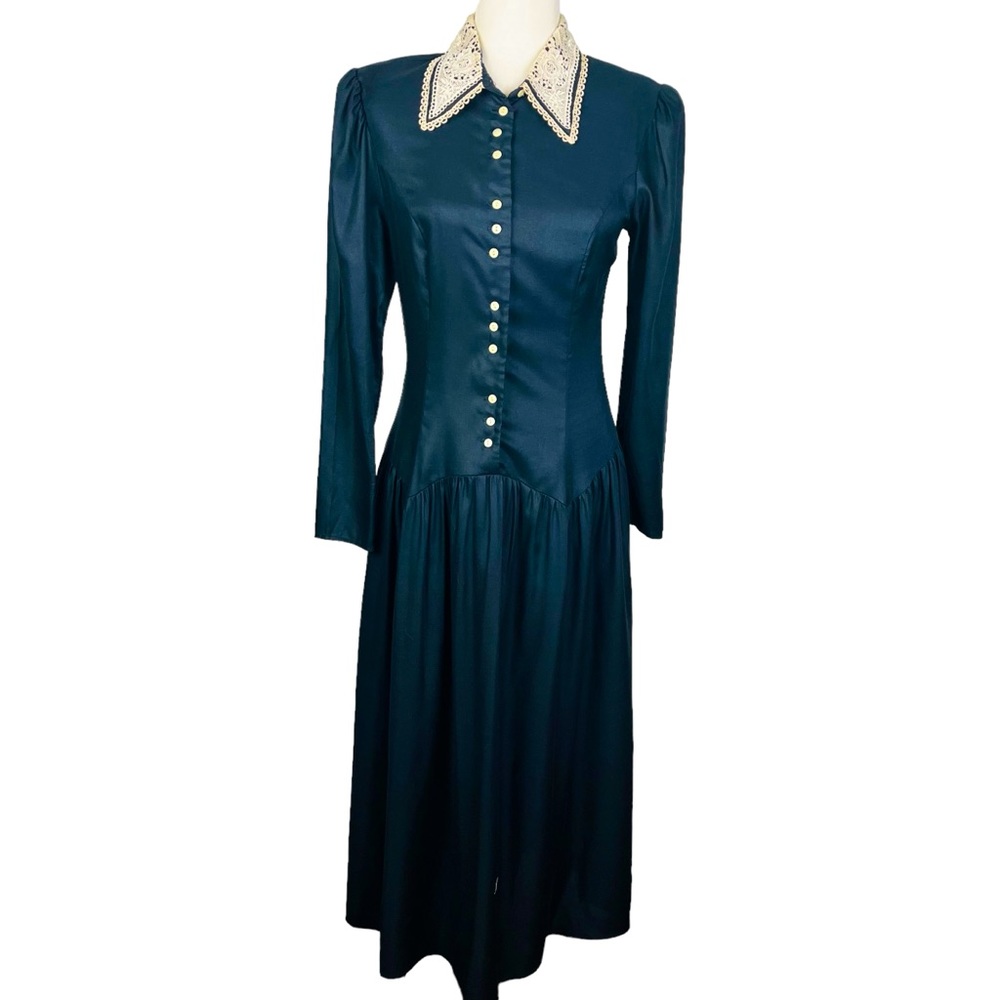 Gunne Sax By Jessica McClintock Black Prairie Dress With A White Lace Co…